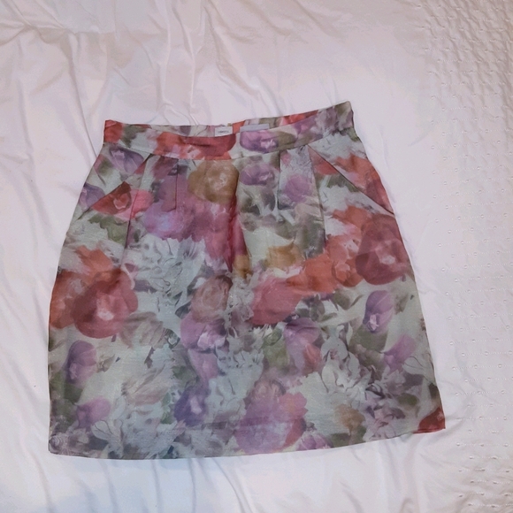 H&M floral chiffon tulip skirt - Picture 2 of 5